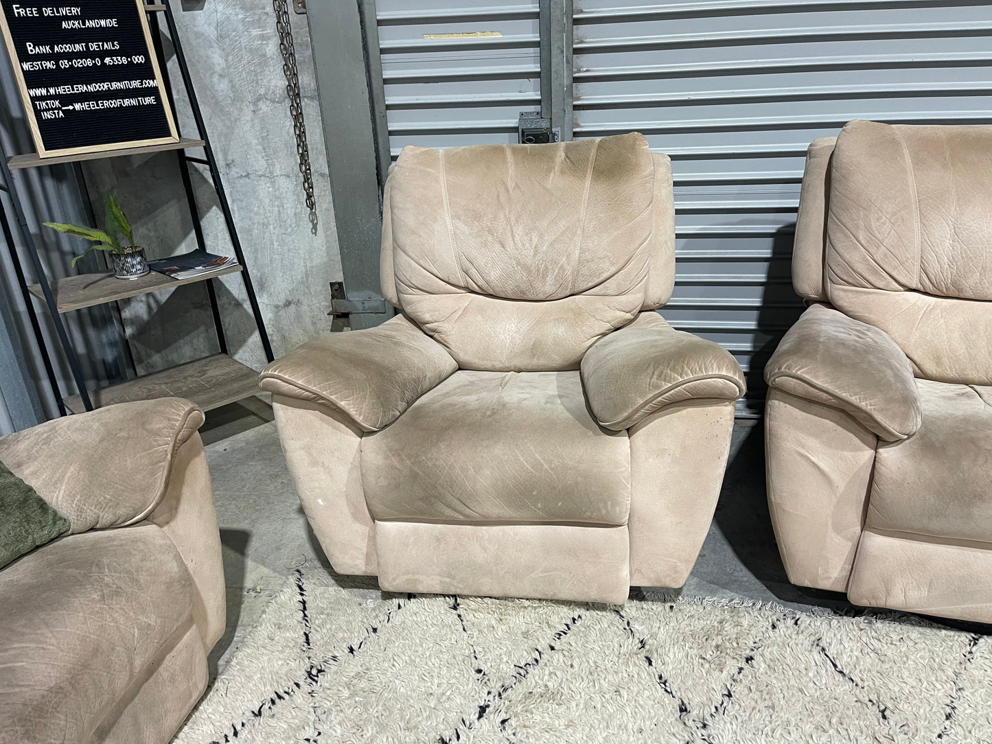 Recliner 3+1+1 REFURBISHMENT + delivery payment 2 of 3