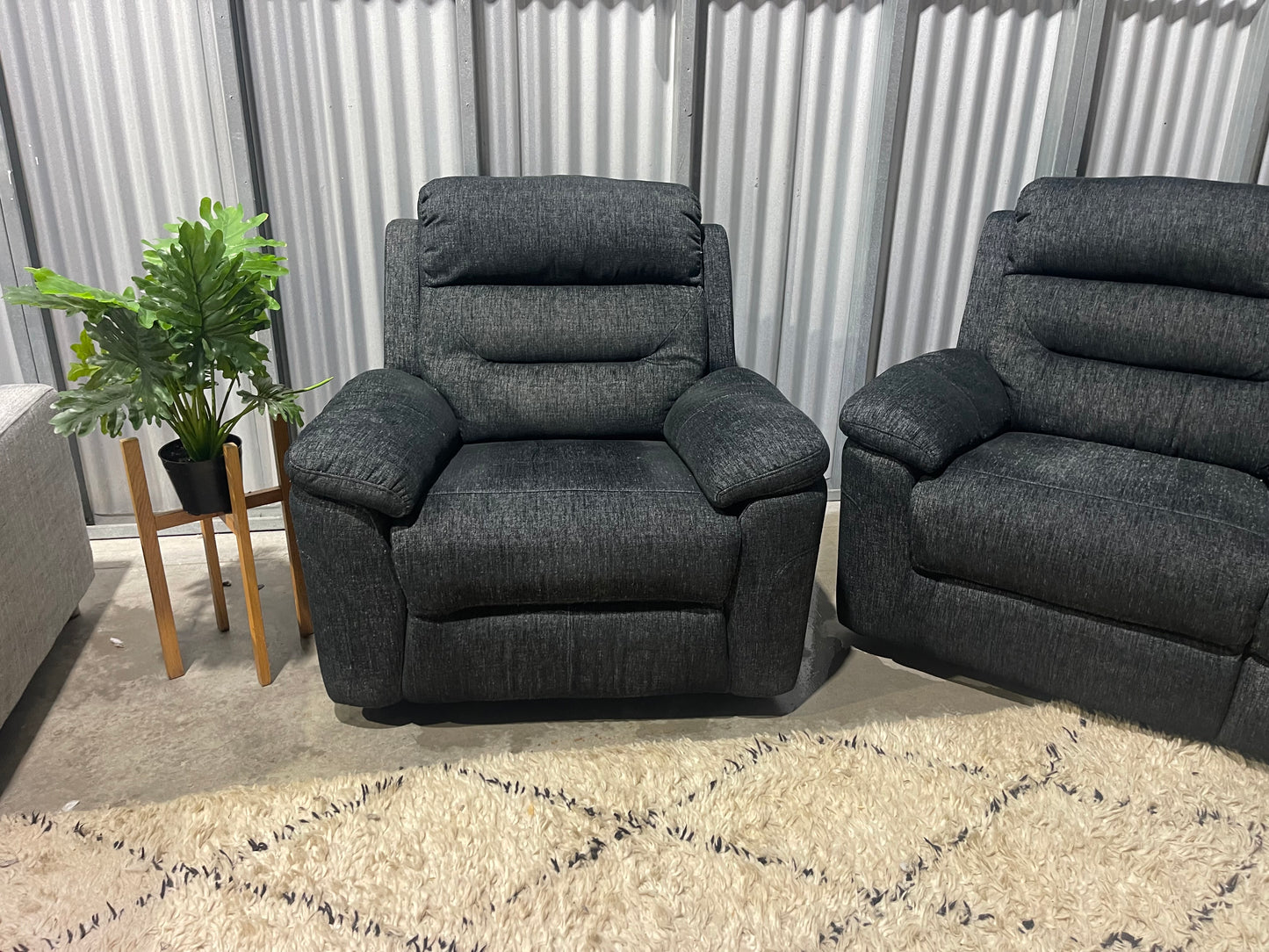 BLACK FRIDAY OFFER HARVEY NORMAN MAVERICK RECLINER LOUNGE SUITE 3+1+1