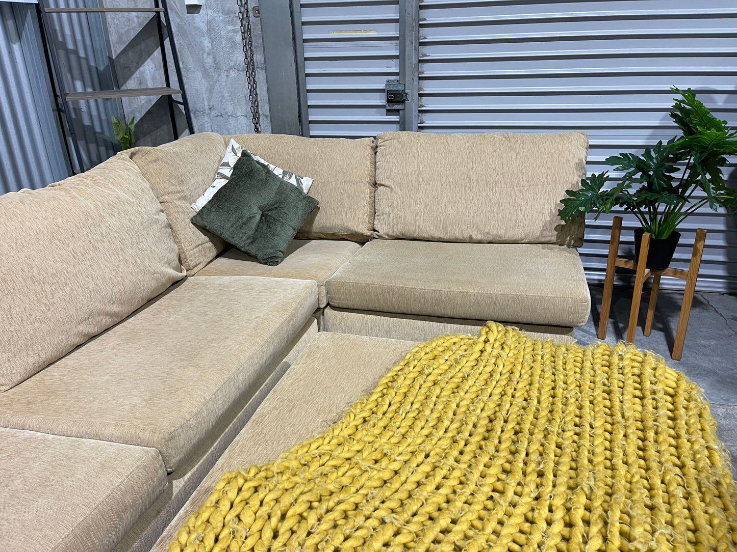 NZ MADE
WARWICK FABRIC
MODULAR 4.5 SEATER CORNER
WITH OTTOMAN