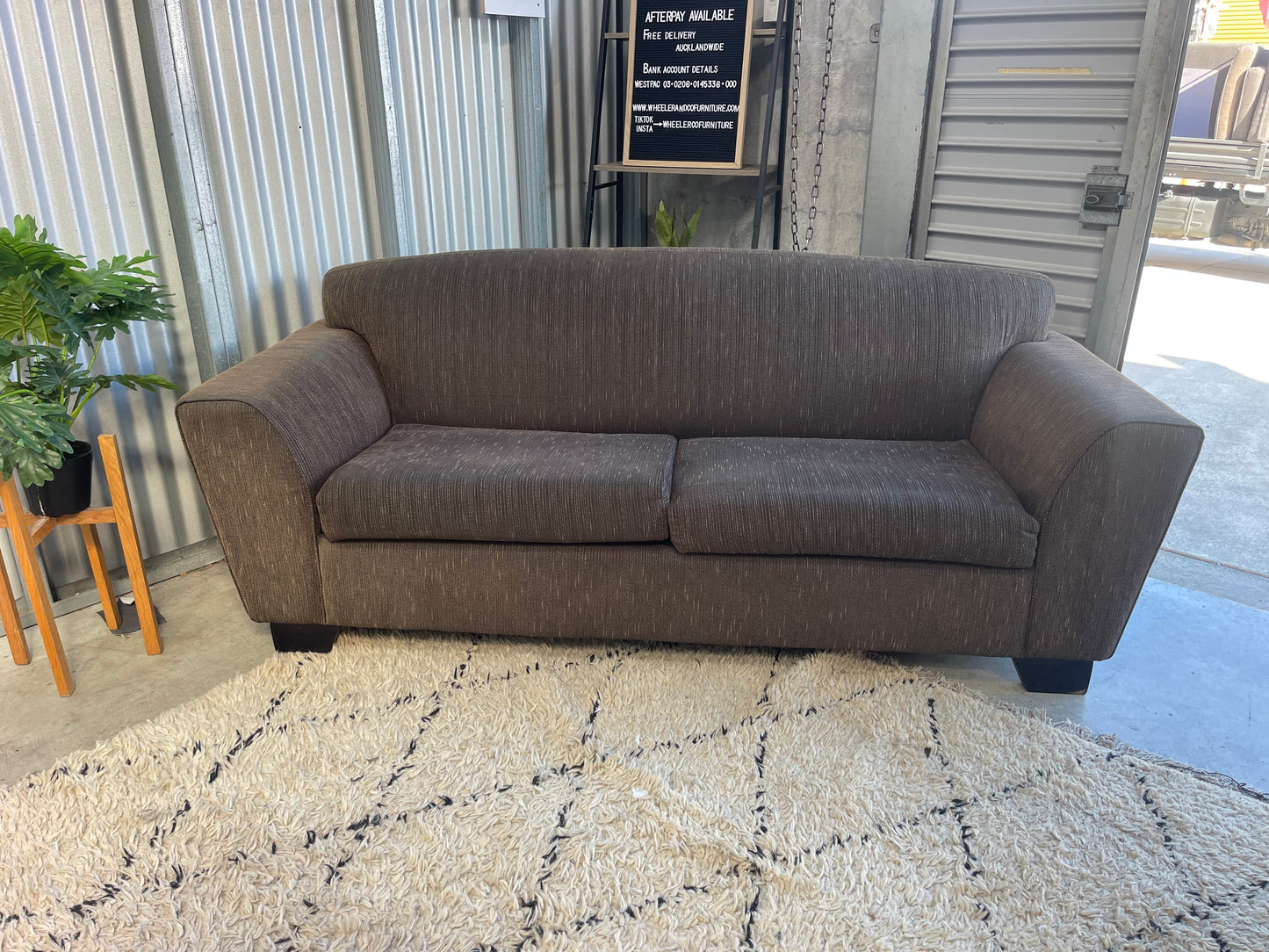 GOOD CONDITION
DANSKE MOBILIER SOFA BED