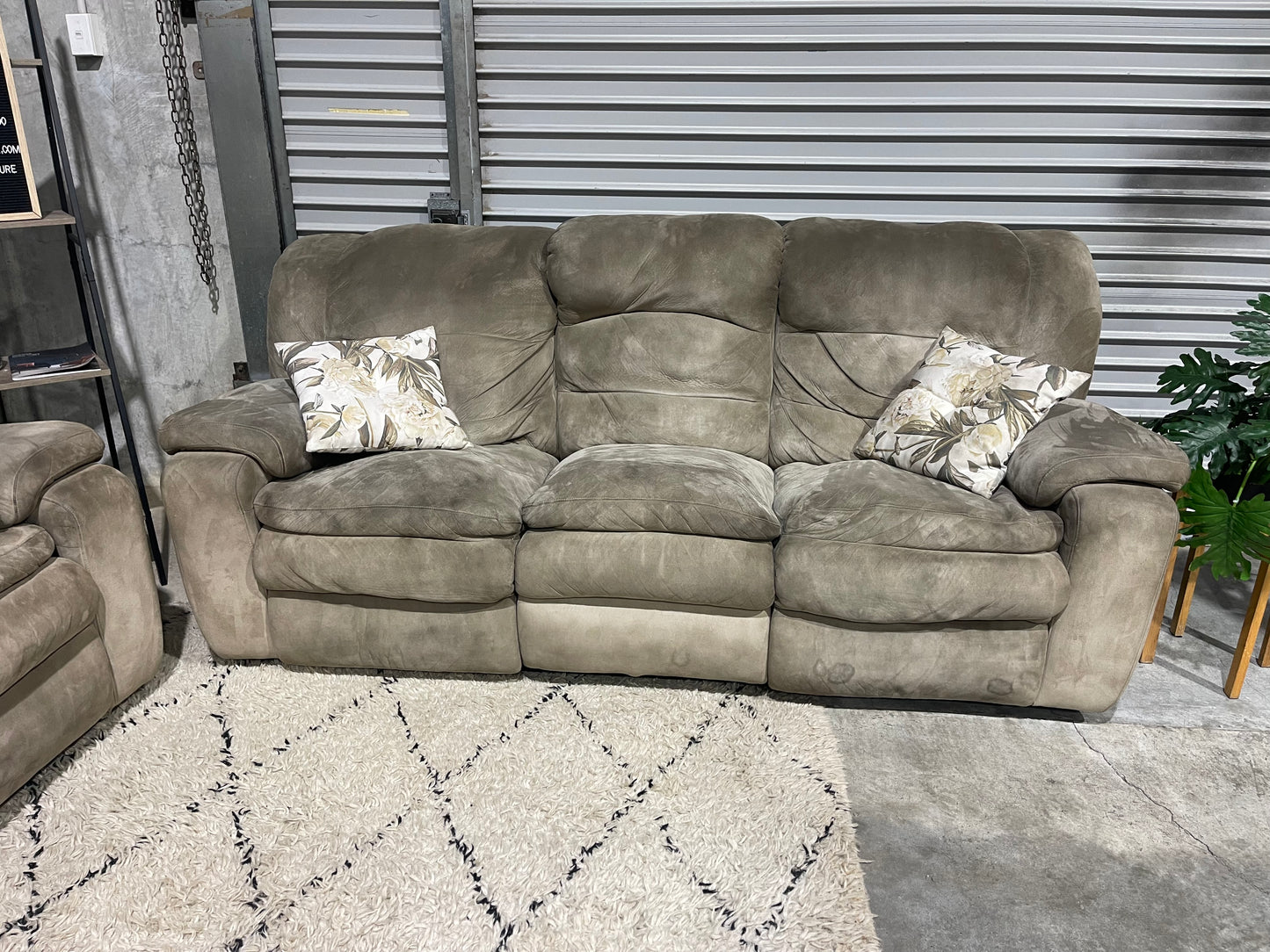3+2+1 REFURBISHED RECLINER SUITE + delivery matamata