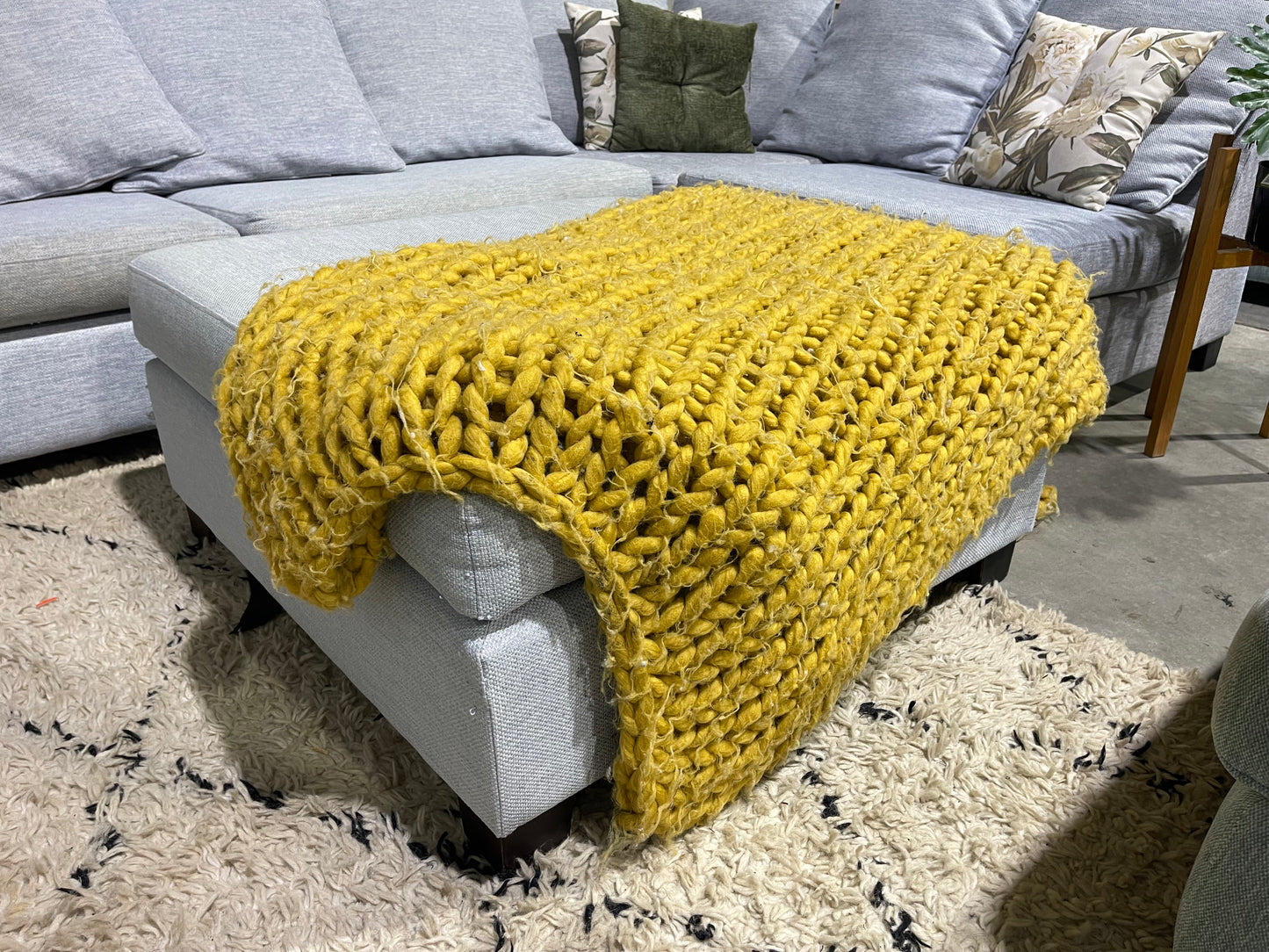 NZ MADE
5 SEATER CORNER WITH OTTOMAN
LOUNGE SUITE