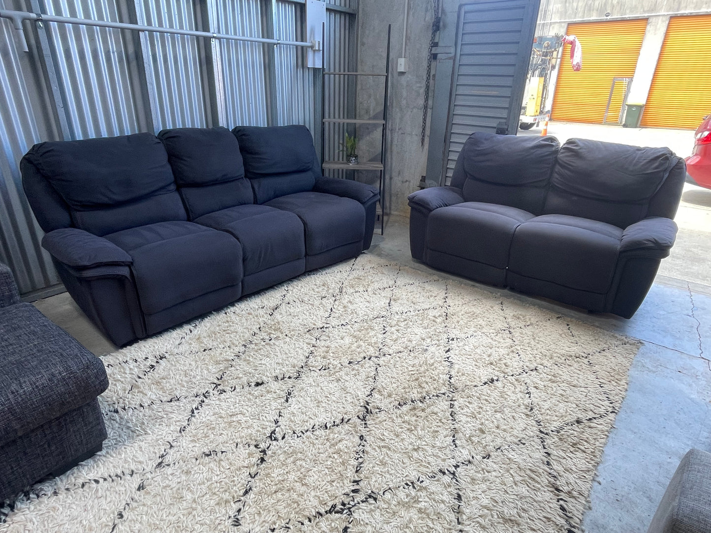 GREAT CONDITION
2+3 SEATER RECLINER LOUNGE SUITE