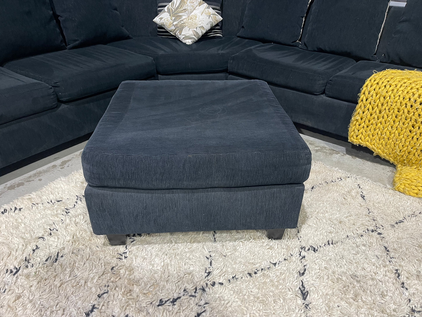 EXCELLENT CONDITION
NZ MADE WARWICK
6 SEATER CORNER WITH OTTOMAN