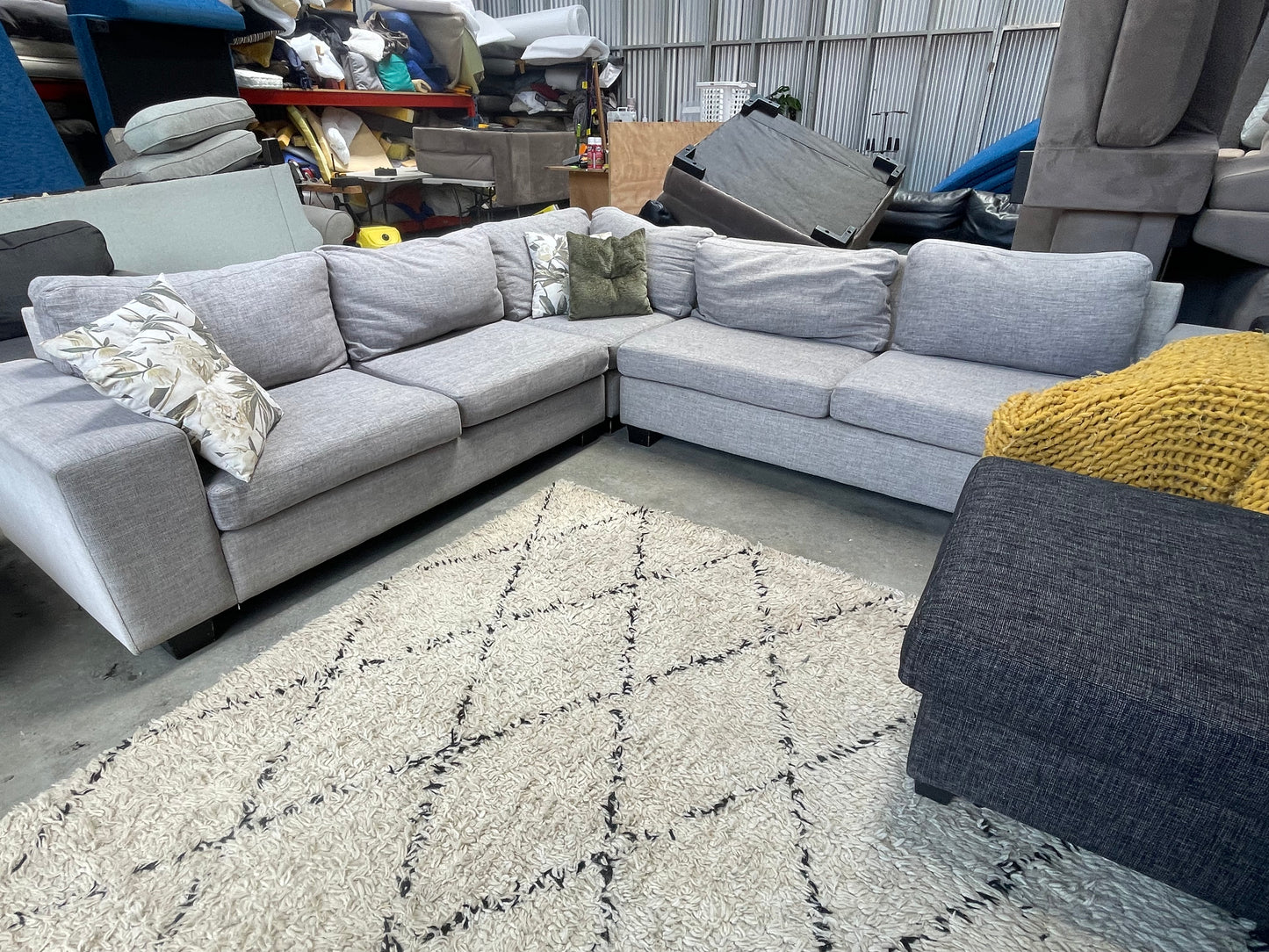 HARVEY NORMAN CORNER SUITE