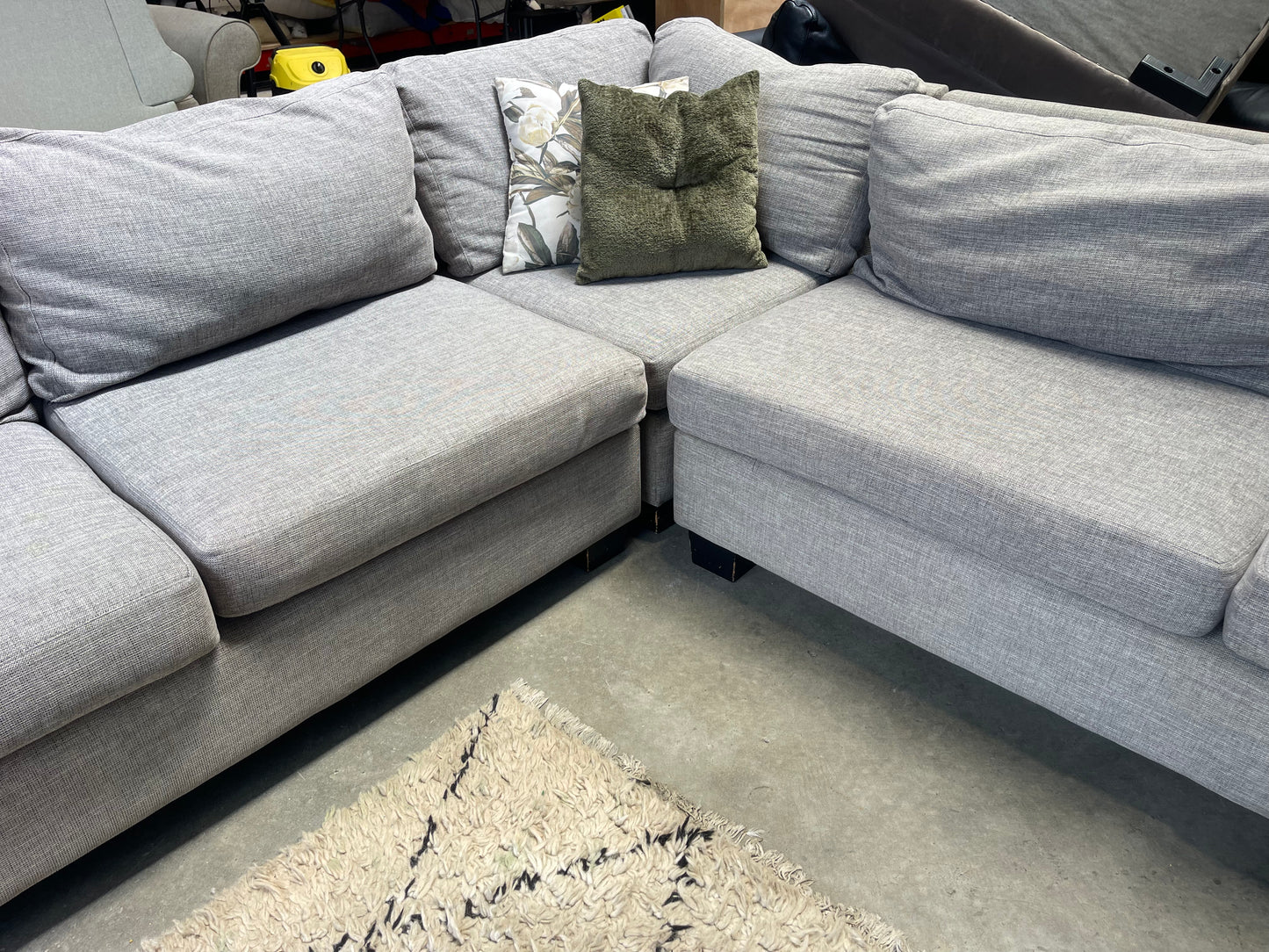 HARVEY NORMAN CORNER SUITE
