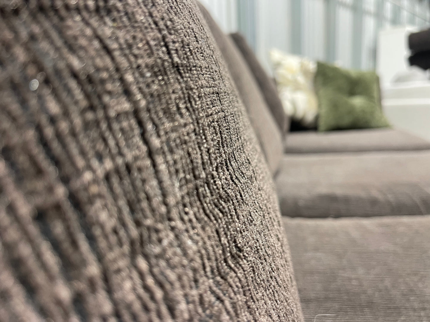 !!!FREE DELIVERY!!! 🚚 📦 Good Condition
O’BRIAN BRANDED - NZ Made - Chocolate Colour - 4 Seater with chaise Sofa