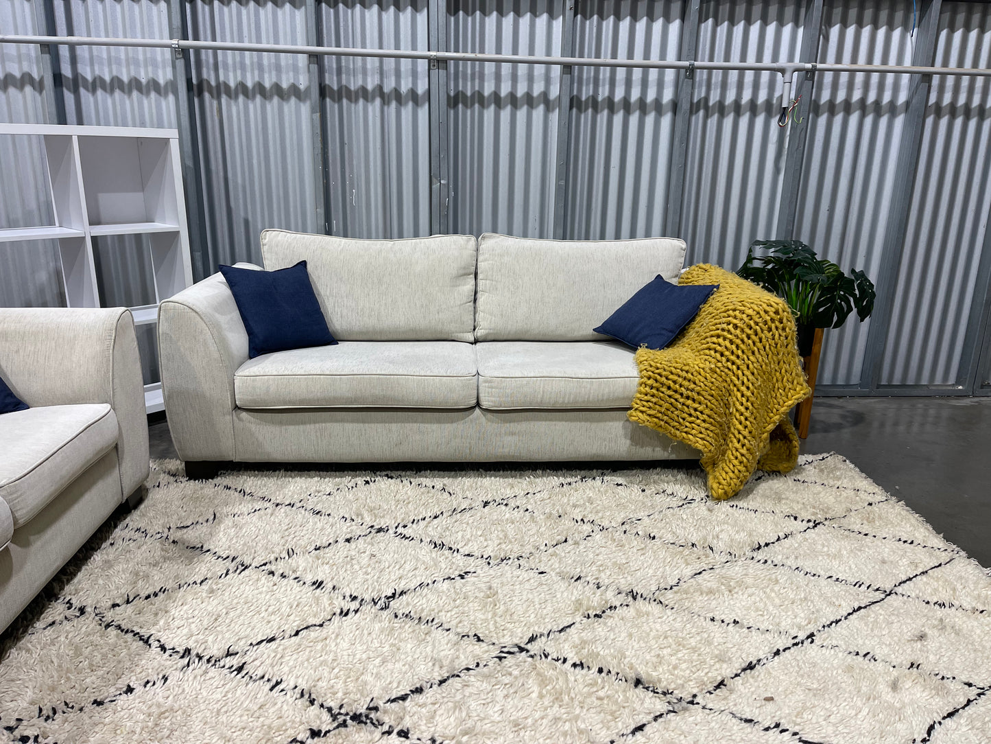 Excellent Condition NZ MADE - 2.5 + 3 Seater Lounge Suite