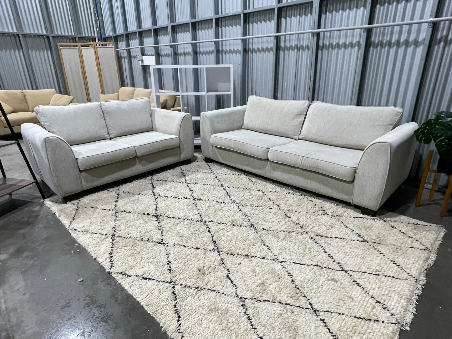 Excellent Condition NZ MADE - 2.5 + 3 Seater Lounge Suite