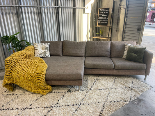 GOOD CONDITION
BO CONCEPT L SHAPE