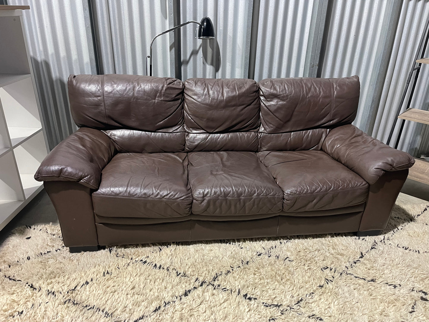 GREAT CONDITION 
2+3 SEATER LOUNGE SUITE