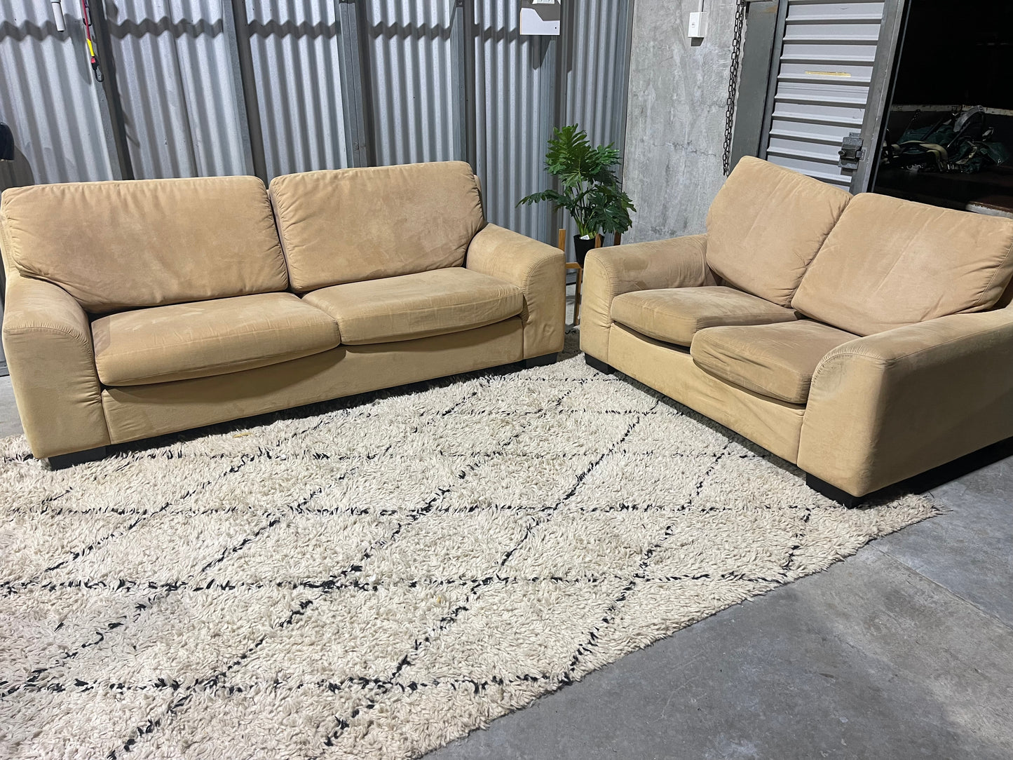 Excellent Condition 
Suede 2 +3 Seater 
Lounge Suite