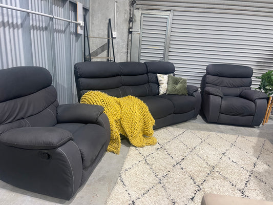 GREAT CONDITION JOHN YOUNG 3+1+1 RECLINER LOUNGE SUITE