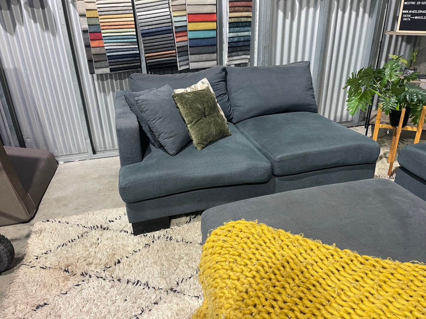 MONTE CARLO 2+2 LOUNGE SUITE + OTTOMAN + DELIVERY TO HAMILTON