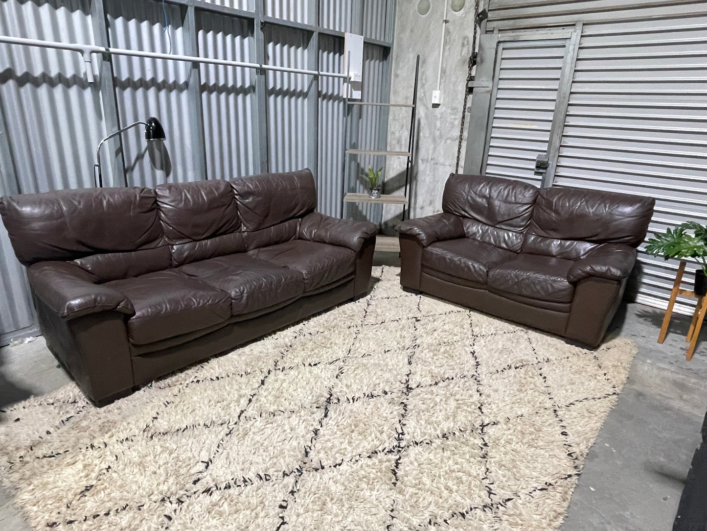 GREAT CONDITION 
2+3 SEATER LOUNGE SUITE