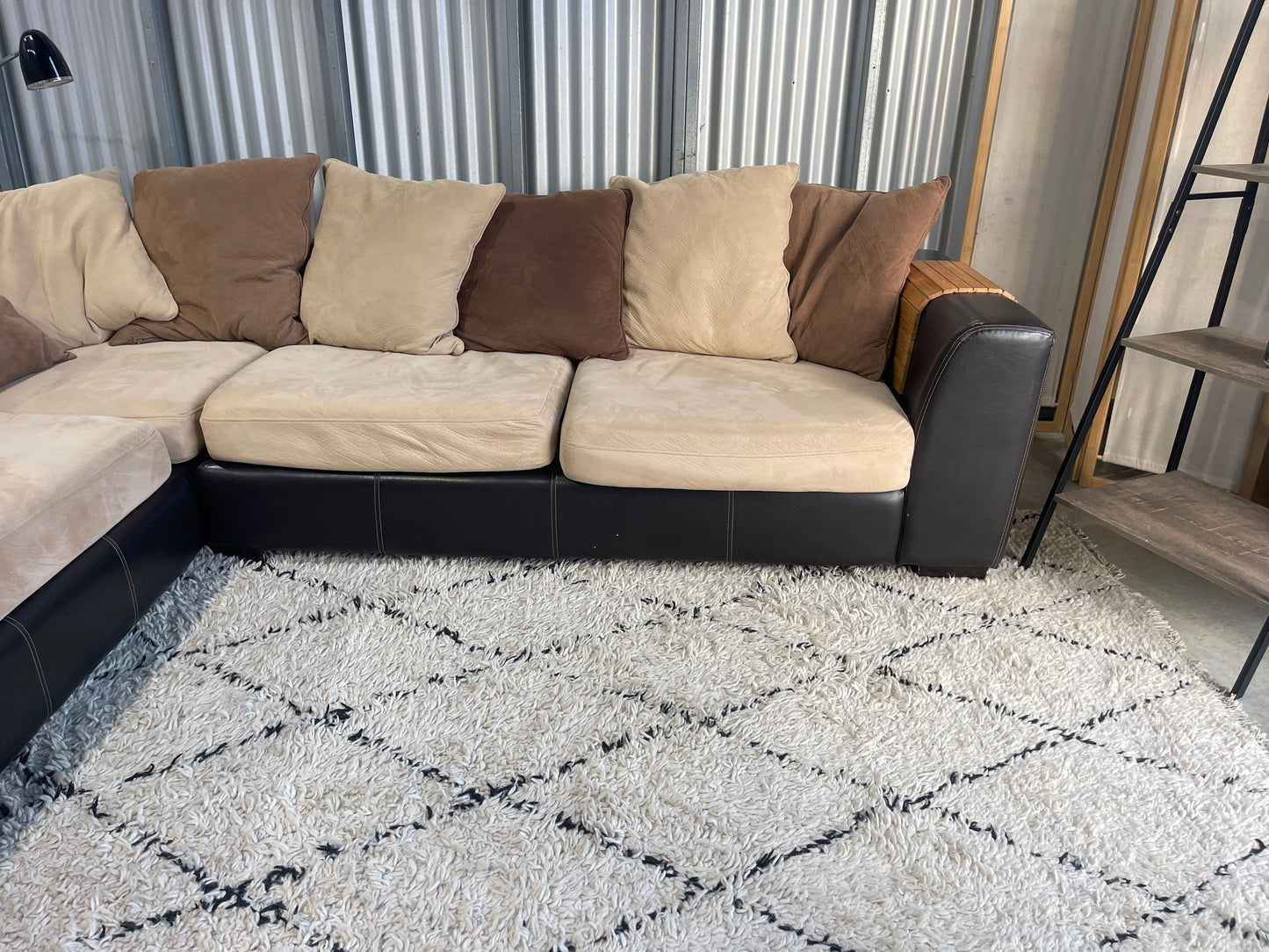 !!!FREE DELIVERY!!! 🚚 📦 Good Condition - Woodland Brown Leather Look - 5 seater Corner lounge Suite with Chaise