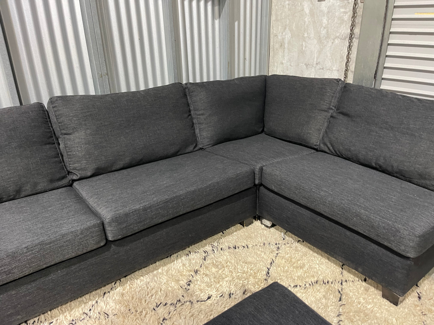 EXCELLENT CONDITION 
MODULAR CORNER LOUNGE SUITE WITH OTTOMAN