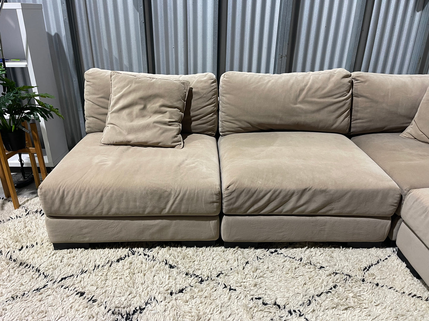 EXCELLENT CONDITION 
HARVEY NORMAN 5 Seater modular Sectional Corner Lounge Suite