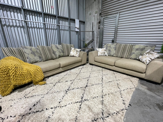 GREAT CONDITION 
NZ MADE 3.5 + 3 SEATER LOUNGE SUITE