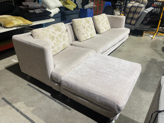 !!!FREE DELIVERY!!! 🚚 📦 Great Condition - Cream Colour - ZODIAC BRANDED - 3 Seater Sofa with Ottoman