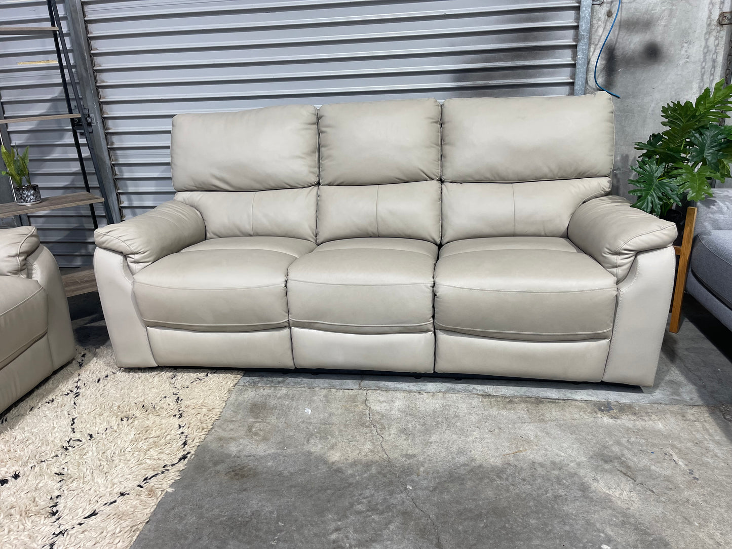 3 + 2 Seater Recliner Lounge Suite