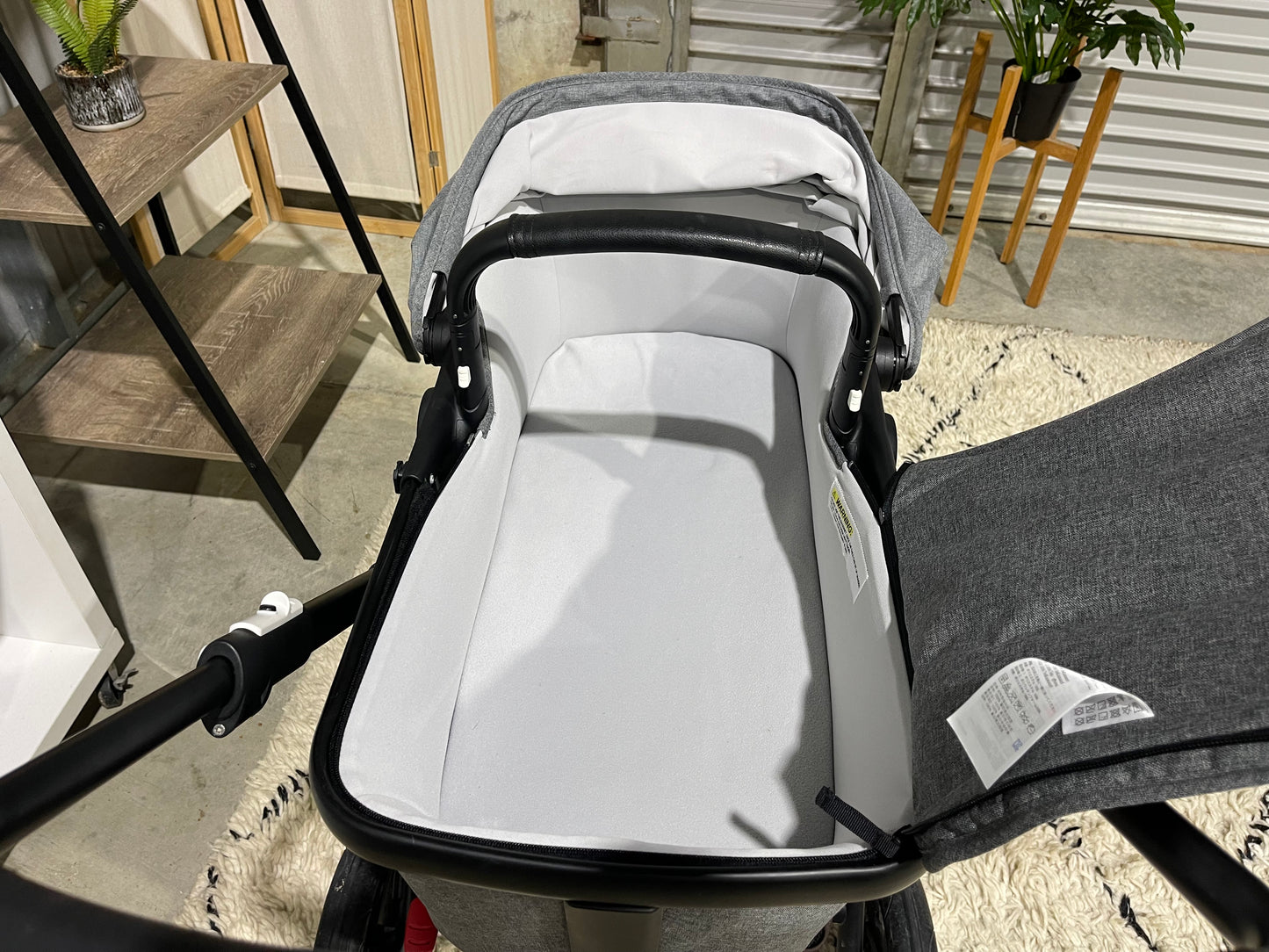 Excellent Condition - BUGABOO FOX - BLACK FRAME