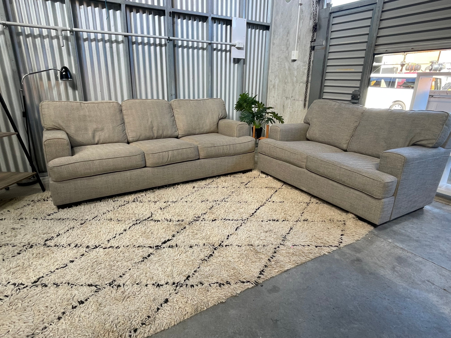 GREAT CONDITION 
2+3 SEATER LOUNGE SUITE - $750 TOTAL PRICE - part payment $400