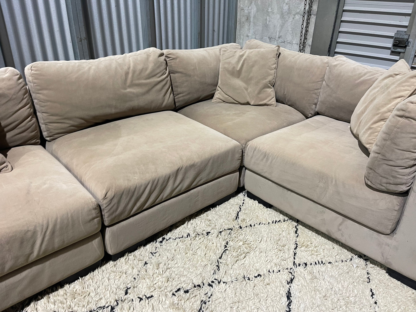 EXCELLENT CONDITION 
HARVEY NORMAN 5 Seater modular Sectional Corner Lounge Suite