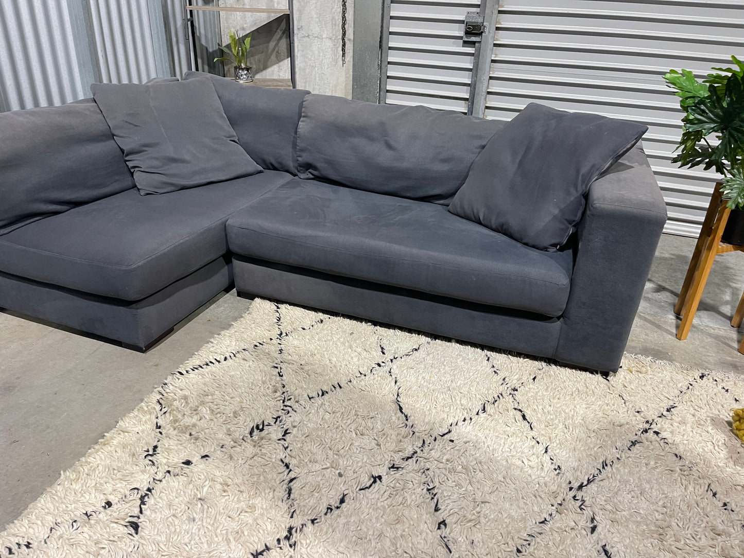 GOOD CONDITION 
FREEDOM 3.5 SEATER L SHAPE
LOUNGE SUITE