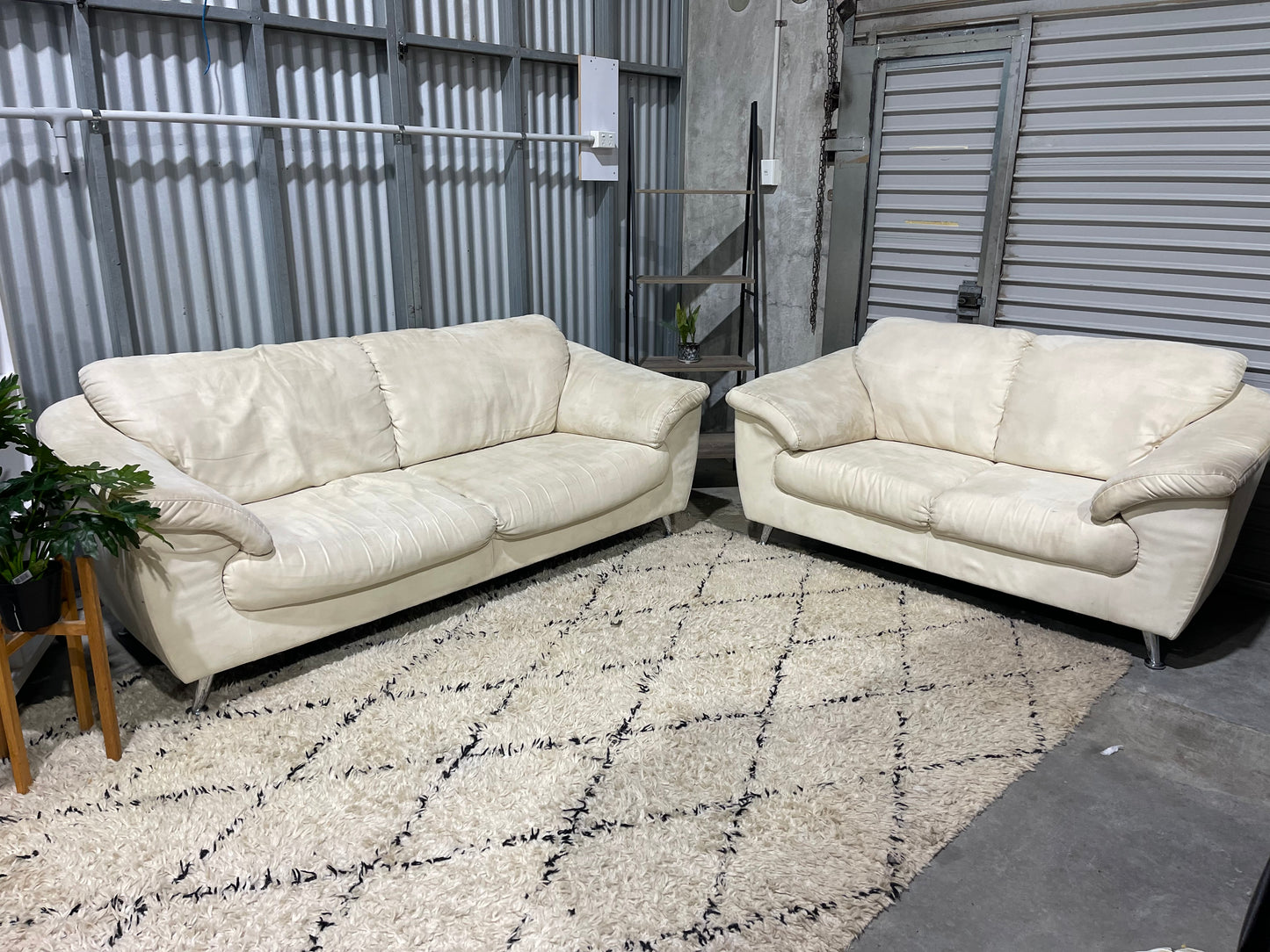 Part payment - GREAT CONDITION 
2+3 SEATER LOUNGE SUITE