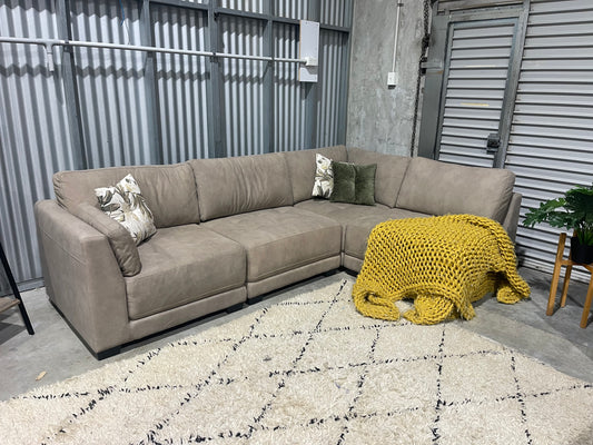 EXCELLENT NEAR NEW CONDITION MODULAR SUEDE LOUNGE SUITE