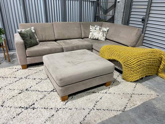 EXCELLENT CONDITION DANSKE MOBILIER CORNER LOUNGE SUITE WITH OTTOMAN