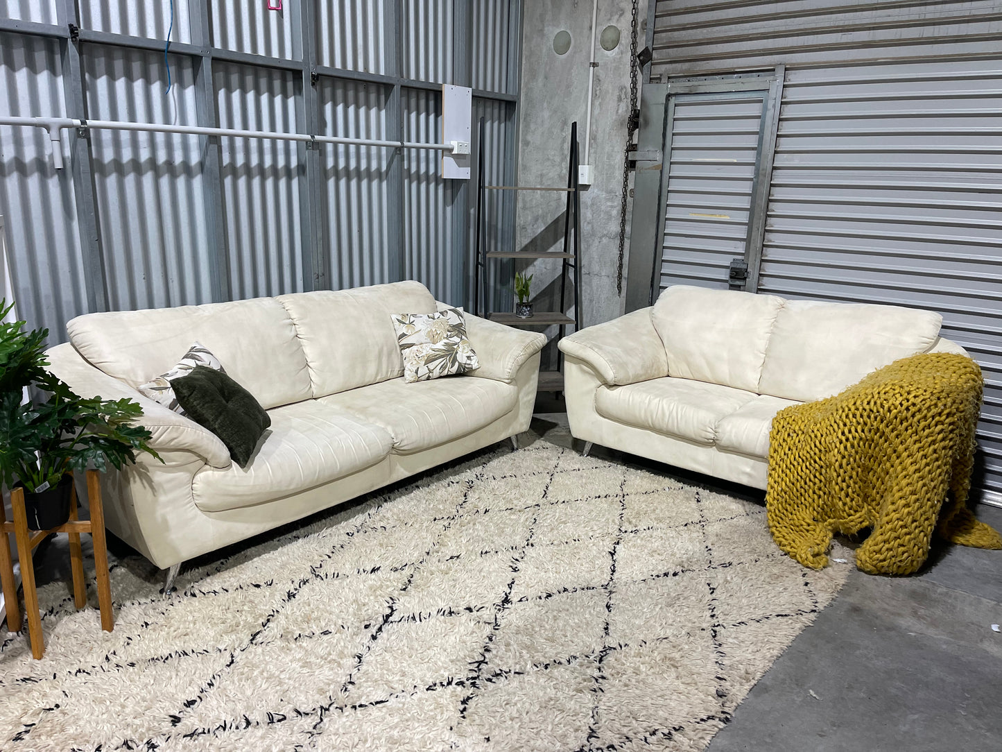 Part payment - GREAT CONDITION 
2+3 SEATER LOUNGE SUITE