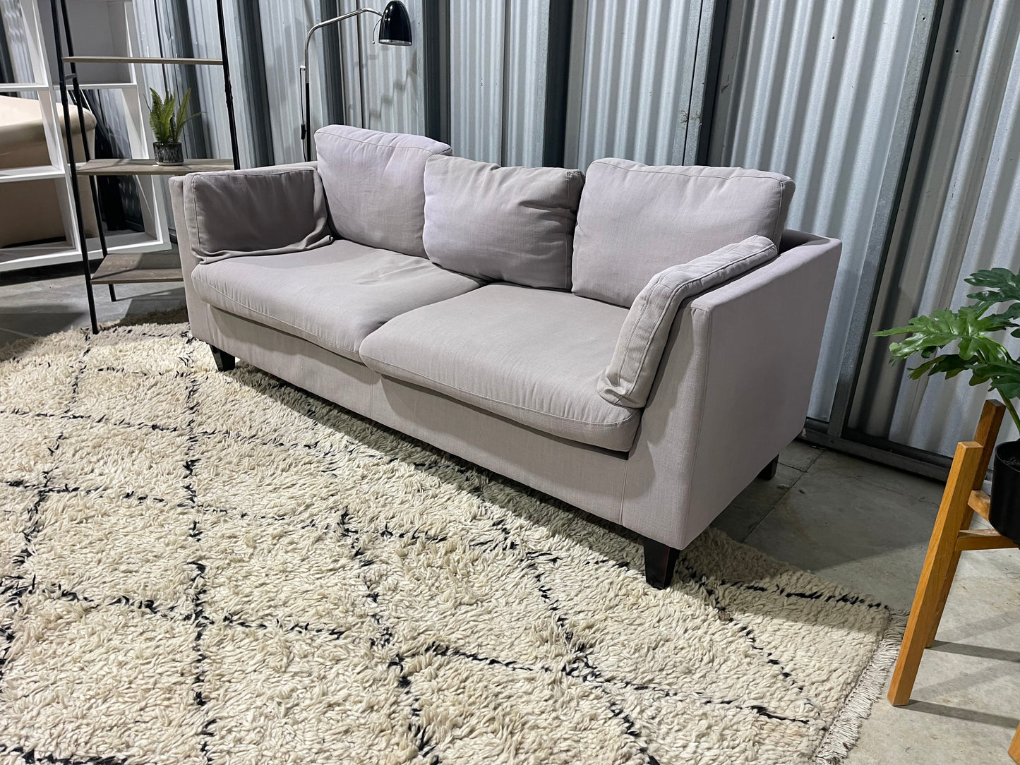 GREAT CONDITION 
3 SEATER SOFA