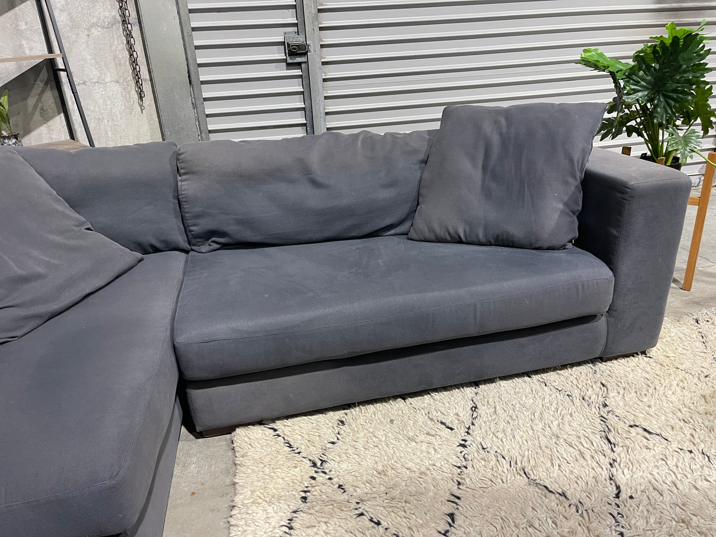 GOOD CONDITION 
FREEDOM 3.5 SEATER L SHAPE
LOUNGE SUITE