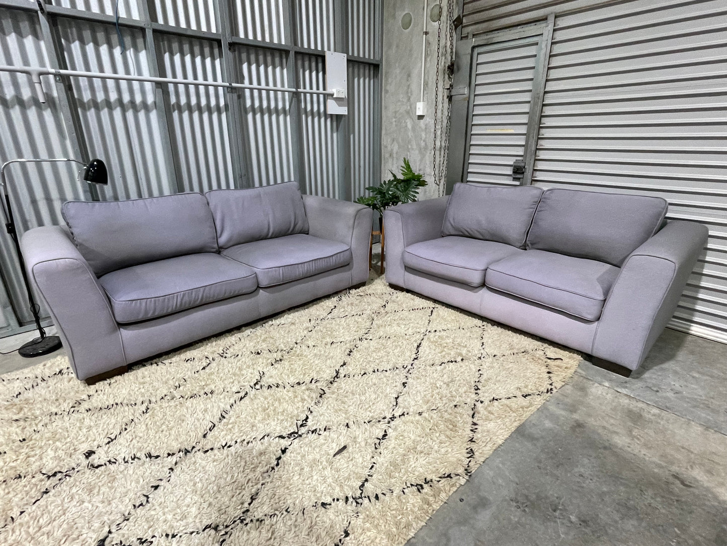 Great Condition Farmers 2 +3 Seater Lounge Suite