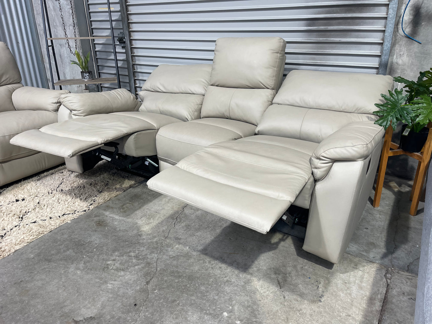 3 + 2 Seater Recliner Lounge Suite