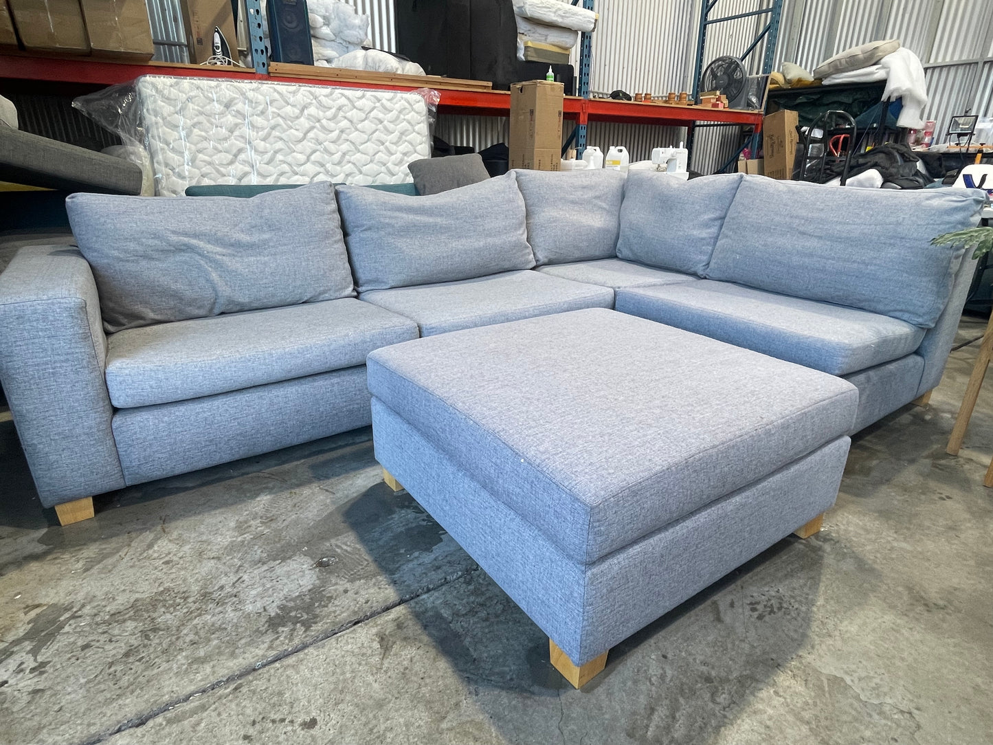 !!!FREE DELIVERY!!! 🚚 📦 Excelent Condition - Modern Gray Colour - 5 seater modular Corner with Ottoman