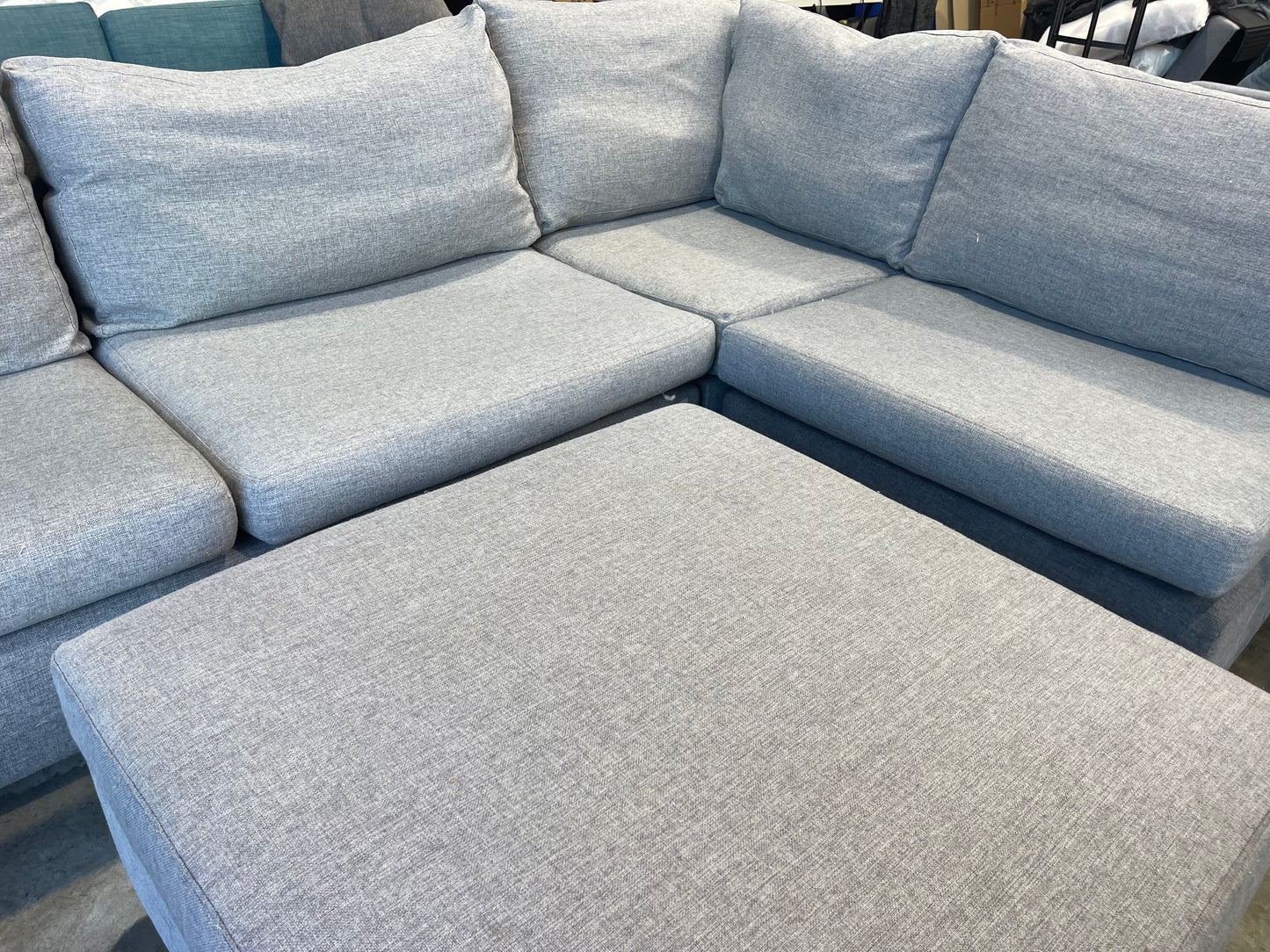 !!!FREE DELIVERY!!! 🚚 📦 Excelent Condition - Modern Gray Colour - 5 seater modular Corner with Ottoman