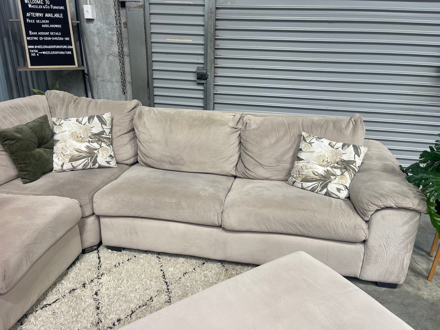 HARVEY NORMAN 5.5 SEATER CORNER SUITE WITH CHAISE + SOFA BED + STORAGE OTTOMAN