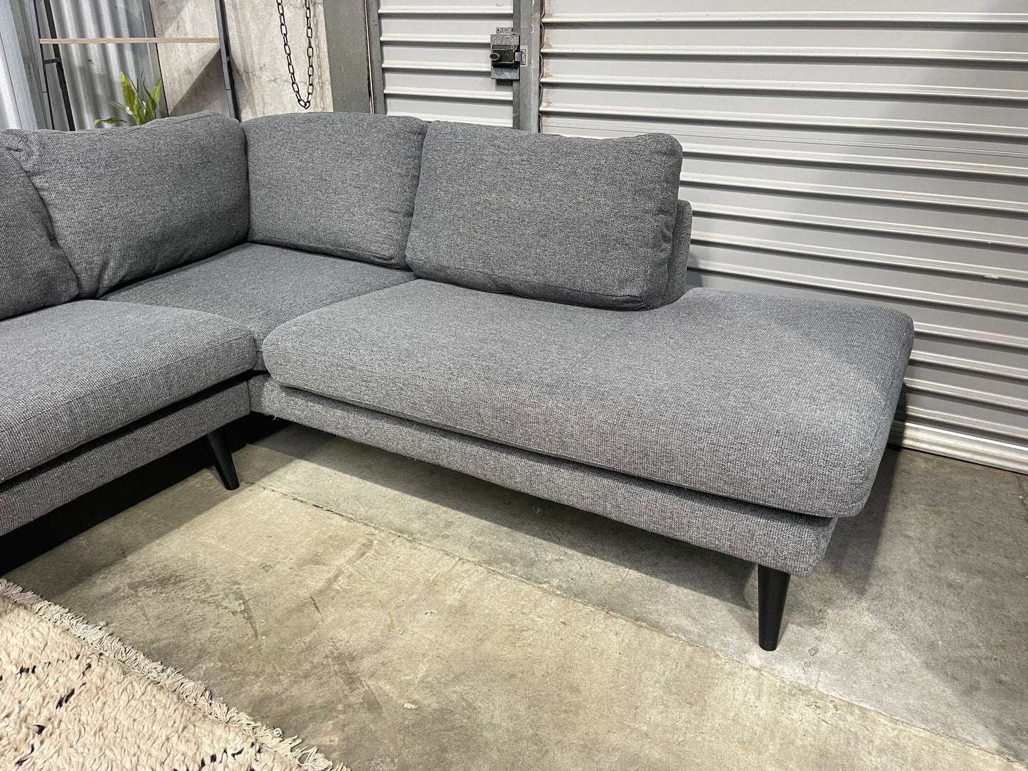 EXCELLENT CONDITION 
FREEDOM 4.5 SEATER CORNER 
LOUNGE SUITE