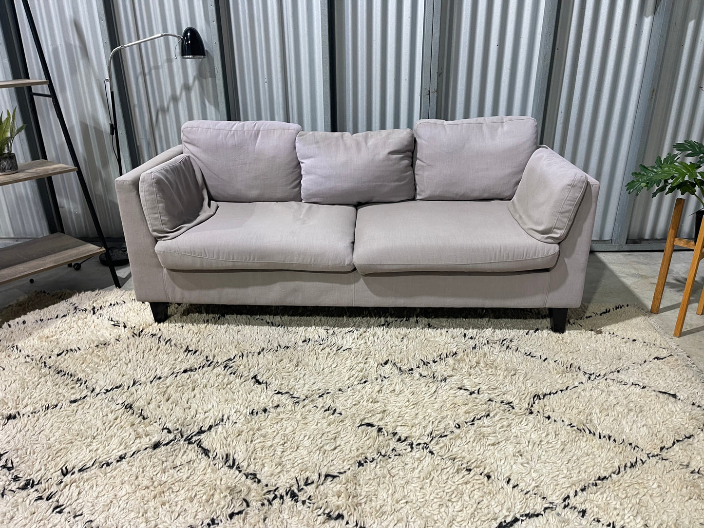 GREAT CONDITION 
3 SEATER SOFA