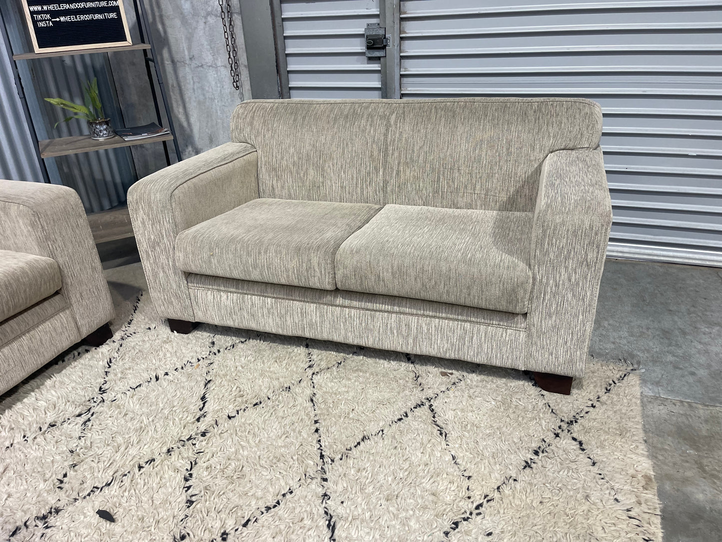 NZ MADE 
MOBILIER 2+3 LOUNGE SUITE
