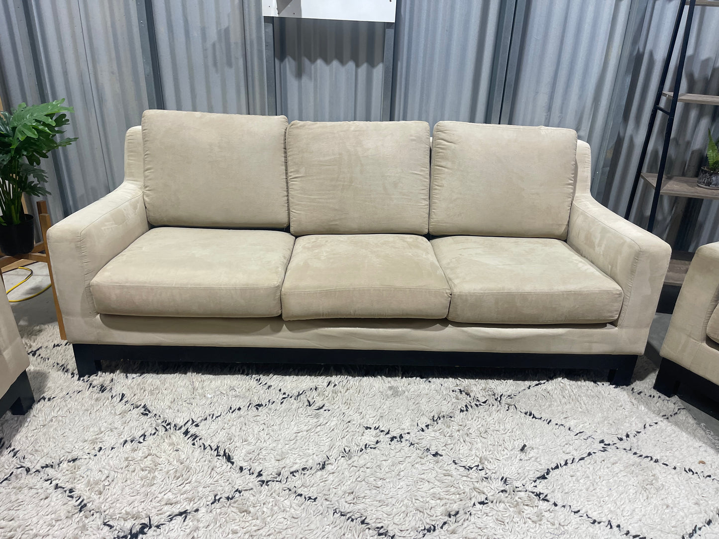 !!!FREE DELIVERY!!! 🚚 📦 Excellent Condition - HARVEYNORMAN BRANDED - Elk Suede Colour - 3 + 2 + armchair Lounge Suite