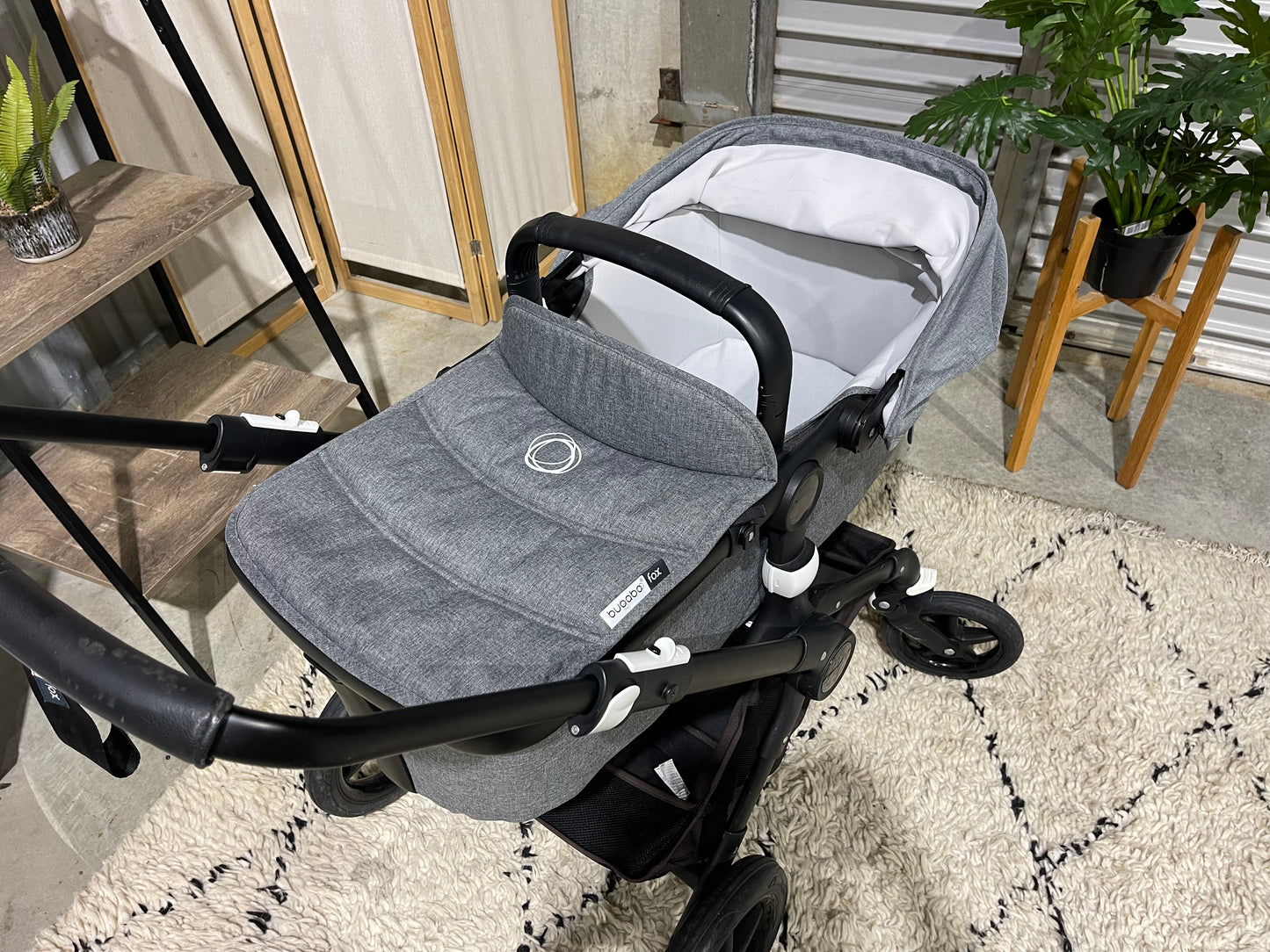 Excellent Condition - BUGABOO FOX - BLACK FRAME