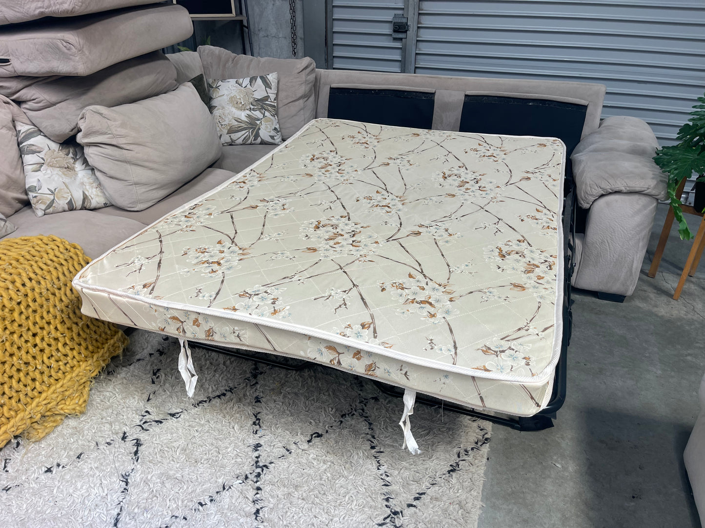 HARVEY NORMAN 5.5 SEATER CORNER SUITE WITH CHAISE + SOFA BED + STORAGE OTTOMAN