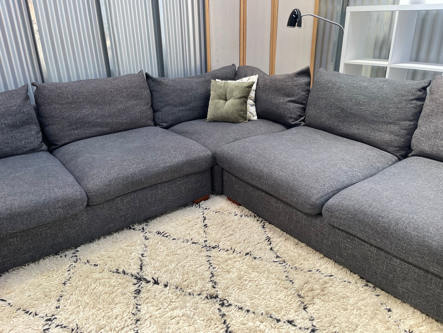 !!!FREE DELIVERY!!! 🚚 📦 EXCELLENT CONDITION FEATHER DOWN - Charcoal Black Colour - JOHN YOUNG BRANDED - 5 Seater Corner Lounge Suite