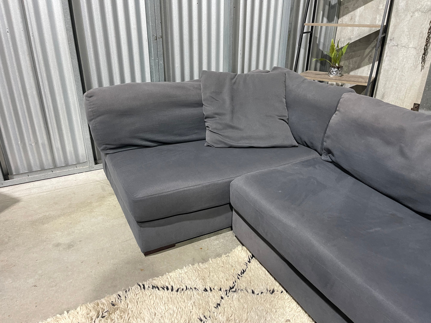 GOOD CONDITION 
FREEDOM 3.5 SEATER L SHAPE
LOUNGE SUITE