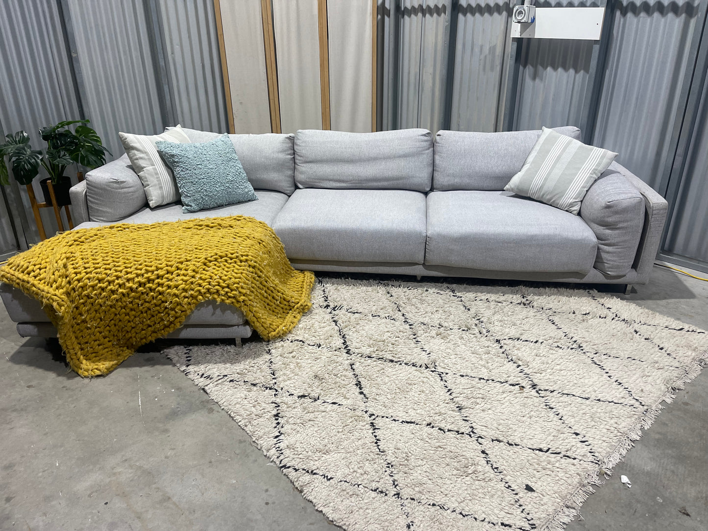 Excellent Condition - DESIGN STORE BRANDED - Modern Feather Down Gray Woven Fabric - 3.5 Seater with chaise Sofa