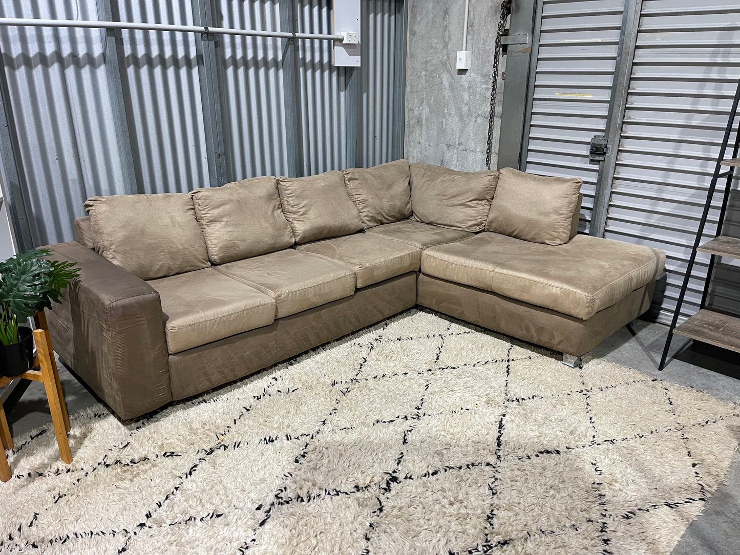 GREAT CONDITION 
4 SEATER CORNER WITH CHAISE
LOUNGE SUITE